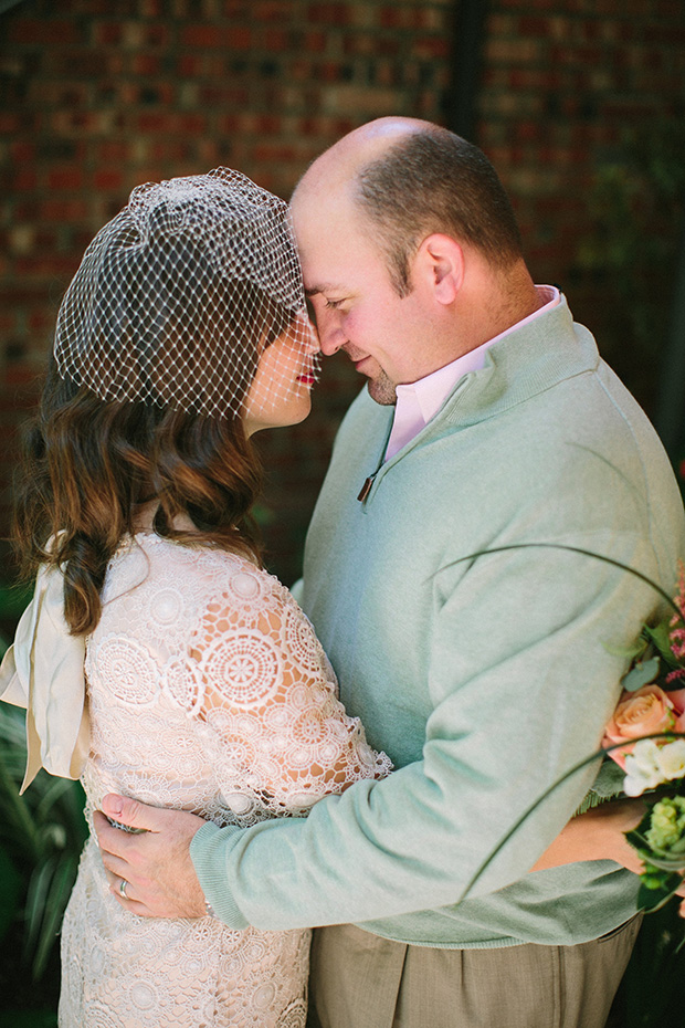 bride with birdecage veil