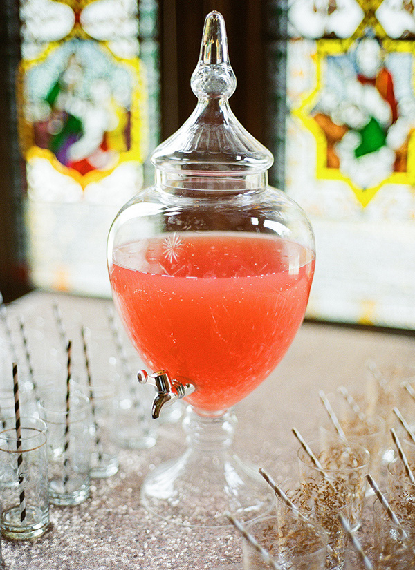 glass drink dispenser and cocktails