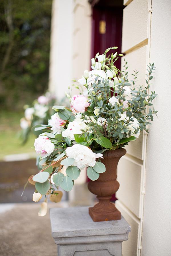 beautiful pink cream and white flower bouquets