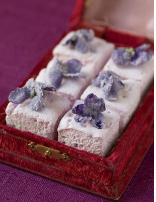 PINK VANILLA MARSHMALLOWS WITH CANDIED VIOLETS