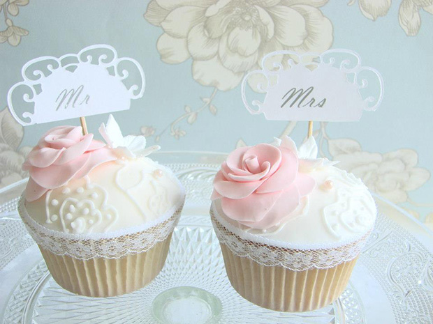 Mr and Mrs Cupcakes - Green Cat Bakery