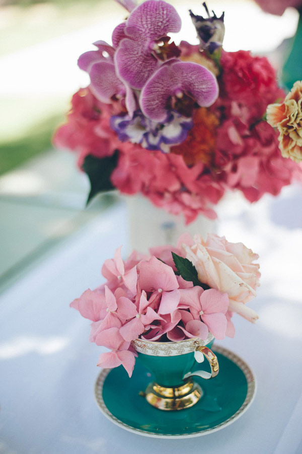 pink flower table setting