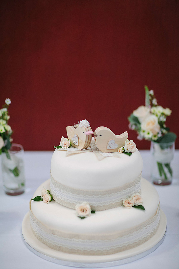 wedding cake with dove cake toppers