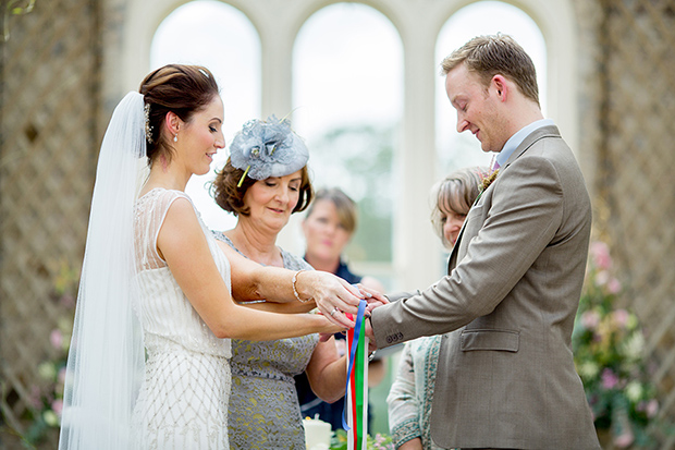 tying the knot ceremony