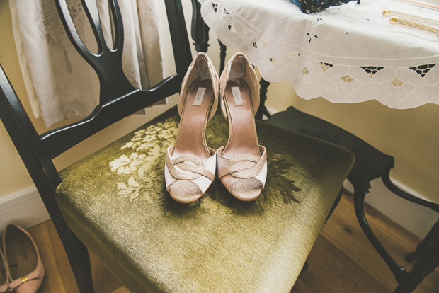 Blush pink wedding shoes | onefabday.com