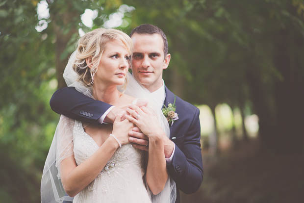 Beautiful wedding portraits by the lake | onefabday-com.go-vip.net