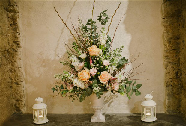 peach rose floral display | onefabday.com