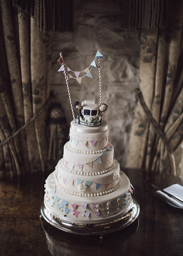 bunting wedding cake | onefabday.com