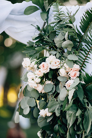 ceremony floral decor | onefabday.com