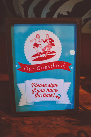 retro guestbook signage | onefabday.com