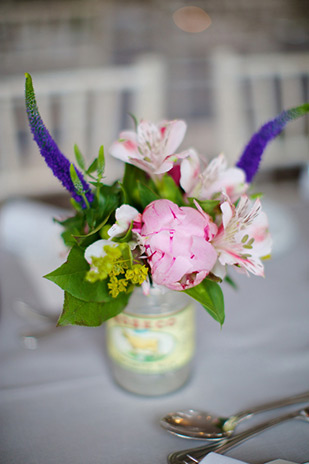 Pretty peony floral centerpieces in vintage tins | onefabday.com