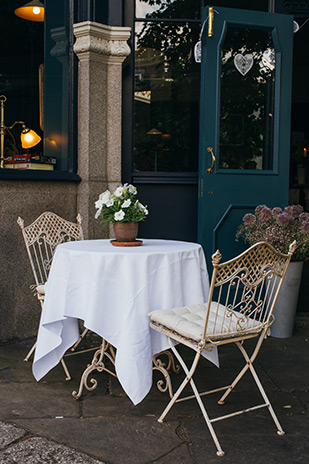 Niamh and Charles' Chic London Wedding by Babb Photo | onefabday.com