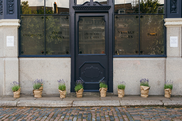 Niamh and Charles' Chic London Wedding by Babb Photo | onefabday.com