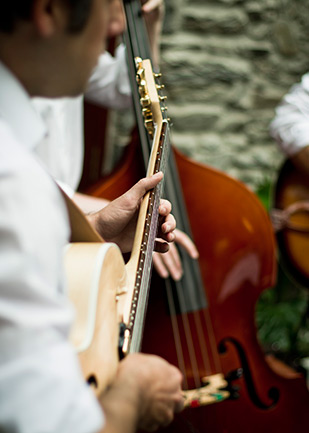 reception music  | Cormac and Rachel's vintage glam wedding by Joe Laverty | onefabday.com