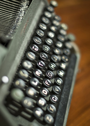 vintage typewriter | Cormac and Rachel's vintage glam wedding by Joe Laverty | onefabday.com