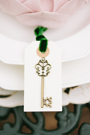 secret garden key place cards | onefabday.com