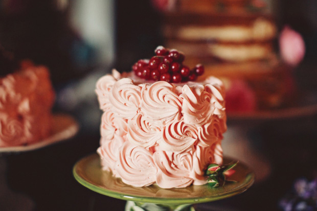 beautiful wedding cake display | onefabday.com