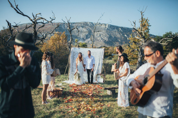 leaf confetti | Beautiful boho bridal inspiration| onefabday.com