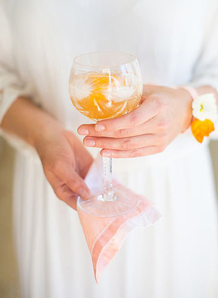 How To Set Up Your Own Wedding Cocktail Bar | onefabday.com