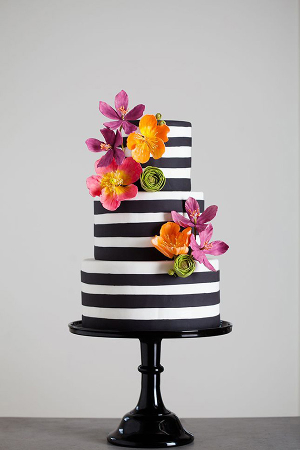 Monochrome-striped-wedding-cake