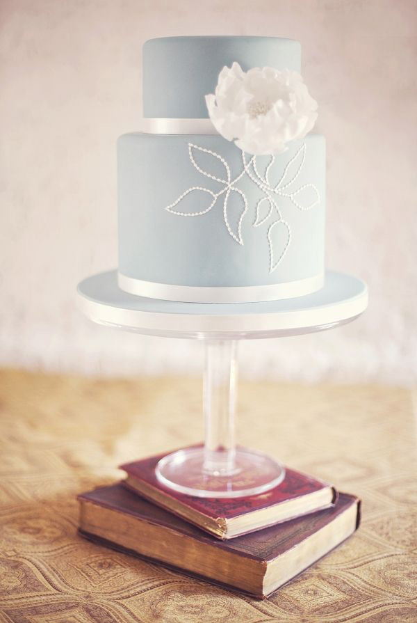 Pale-blue-wedding-cake-with-chic-white-detail