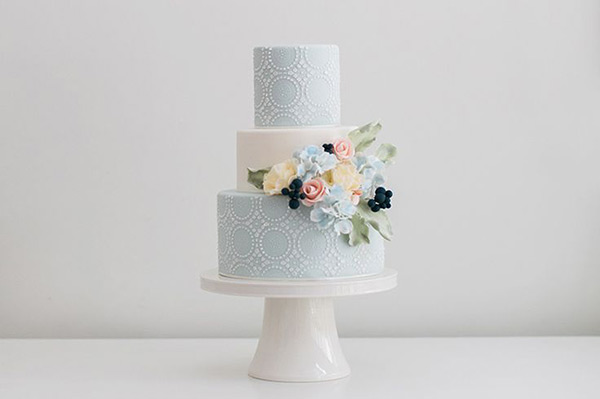 Simple-white-and-blue-wedding-cake