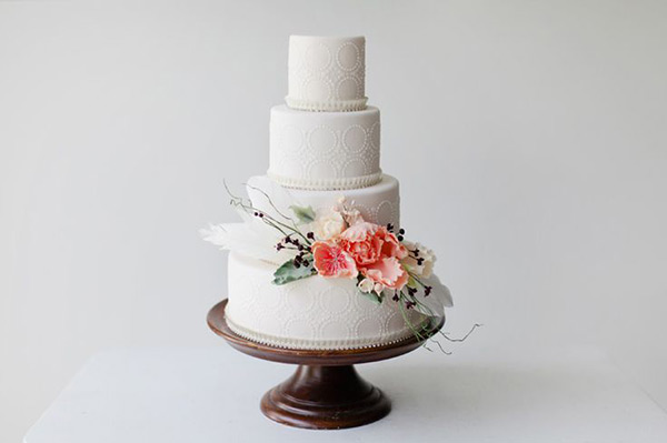 Simple-white-tiered-wedding-cake