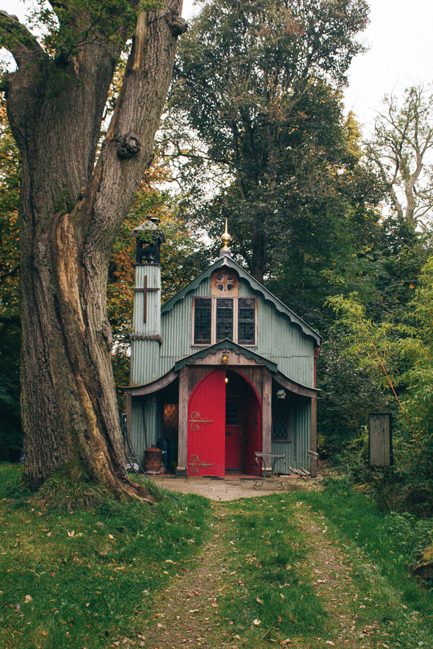 Laura and Paul's Vintage and Eclectic wedding by Dotmoxee | onefabday.com