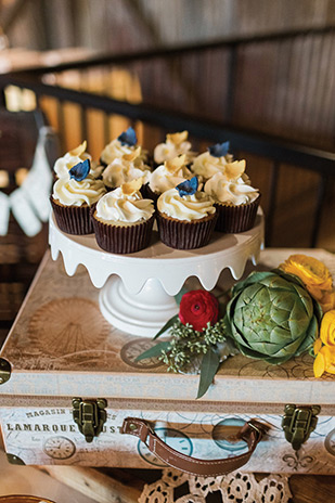 Beautiful Autumn Barn Wedding by Lauren Fair Photography | see it all on onefabday.com