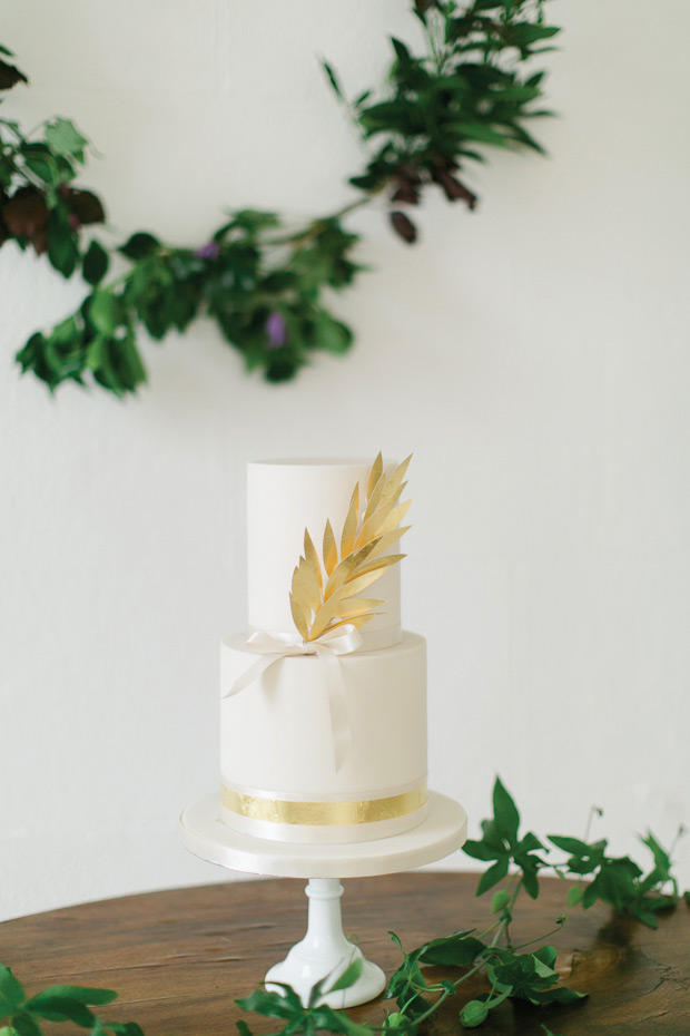 Beautiful minimal botanical shoot at Horetown House by Paula McManus | onefabday.com