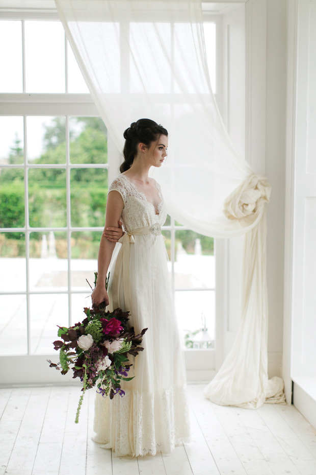 Beautiful minimal botanical shoot at Horetown House by Paula McManus | onefabday.com