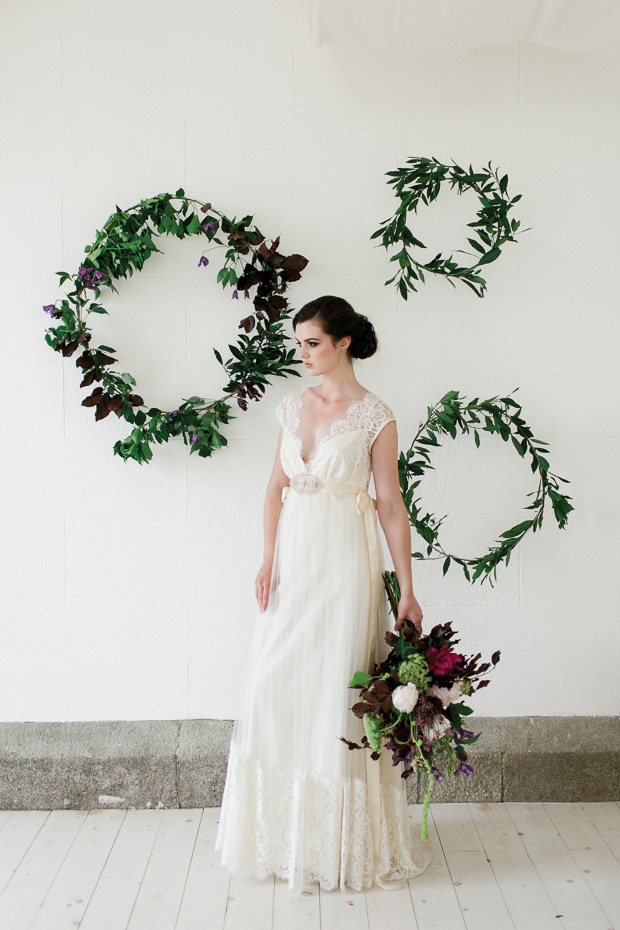 Beautiful minimal botanical shoot at Horetown House by Paula McManus | onefabday.com