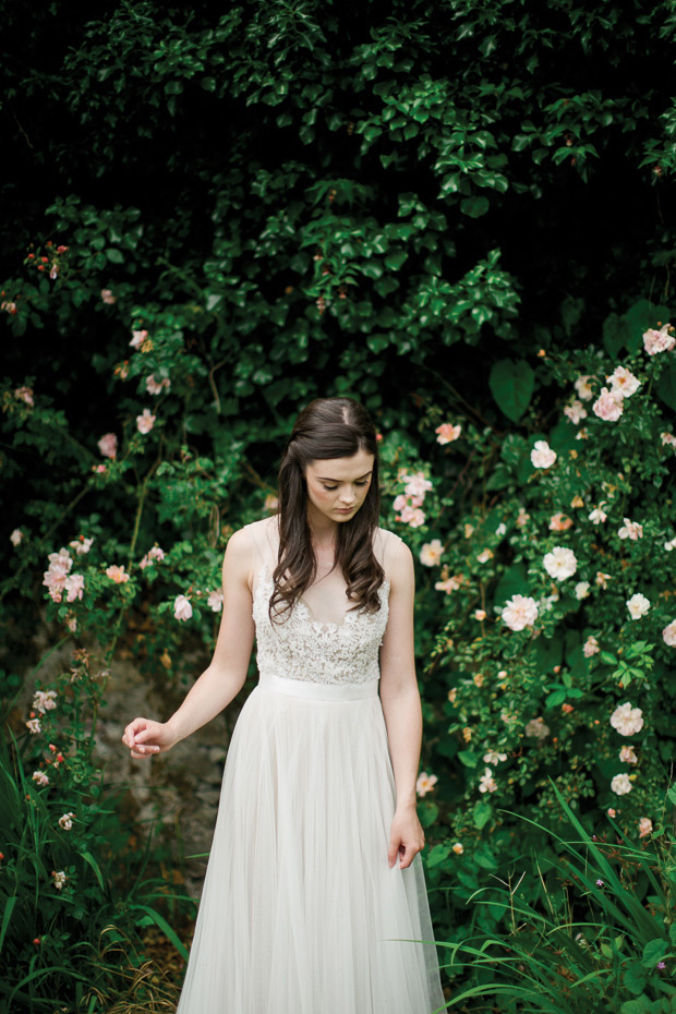 Beautiful minimal botanical shoot at Horetown House by Paula McManus | onefabday.com