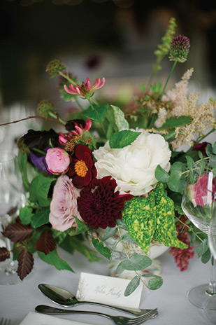 Beautiful minimal botanical shoot at Horetown House by Paula McManus | onefabday.com