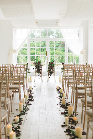 Beautiful minimal botanical shoot at Horetown House by Paula McManus | onefabday.com