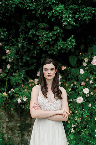 Beautiful minimal botanical shoot at Horetown House by Paula McManus | onefabday.com