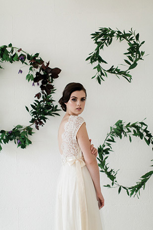 Beautiful minimal botanical shoot at Horetown House by Paula McManus | onefabday.com