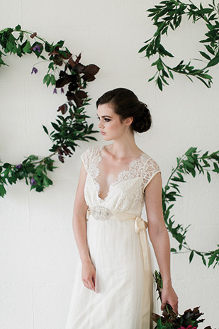 Beautiful minimal botanical shoot at Horetown House by Paula McManus | onefabday.com