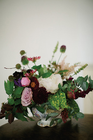 Beautiful minimal botanical shoot at Horetown House by Paula McManus | onefabday.com