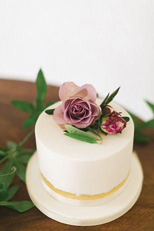 Beautiful minimal botanical shoot at Horetown House by Paula McManus | onefabday.com