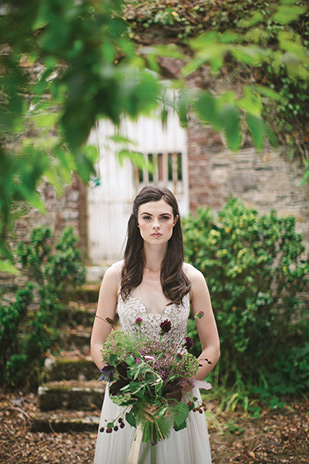 Beautiful minimal botanical shoot at Horetown House by Paula McManus | onefabday.com