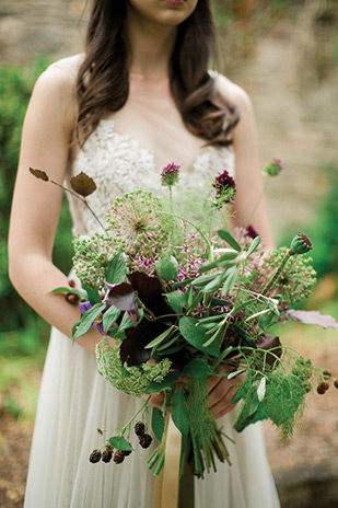 Beautiful minimal botanical shoot at Horetown House by Paula McManus | onefabday.com