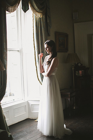 Beautiful minimal botanical shoot at Horetown House by Paula McManus | onefabday.com