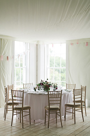 Beautiful minimal botanical shoot at Horetown House by Paula McManus | onefabday.com