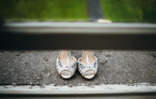 Pretty Farnham Estate Wedding by Darek Novak | see it all on onefabday.com