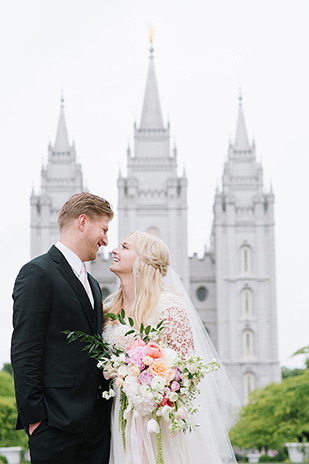 Pretty pink outdoor wedding by Jessica Kettle | onefabday.com