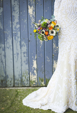 Chic Millhouse wedding by Leanne Keaney Photography | onefabday.com