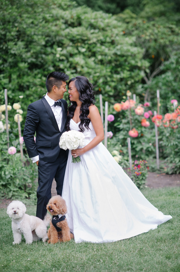 Glam Black and Gold Real Wedding by Barrie Anne Photography | onefabday.com