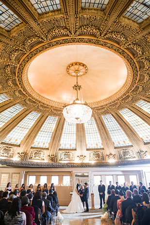 Glam Black and Gold Real Wedding by Barrie Anne Photography | onefabday.com