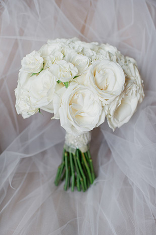 Glam Black and Gold Real Wedding by Barrie Anne Photography | onefabday.com